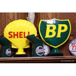 Shell and BP Signs