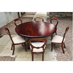 Round Dining Table & Chairs