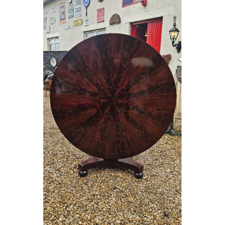 Stunning Regency Tilt Top Table